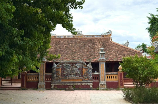 Kim Long Village Communal House, which preserves numerous ceremonies that have existed for hundreds of years. Photo: QT